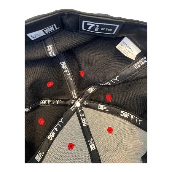 UFC HAT -  RARE 2010 - Red/black - Picture 2 of 5